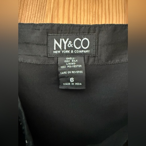 NY & Co Vintage Black Beaded Tank Top Size 6 100% Silk - Picture 5 of 5